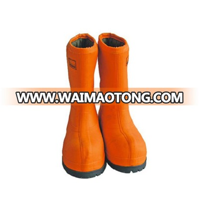 fishing coverall workwear safty boots, hats, and gloves for fish processing.